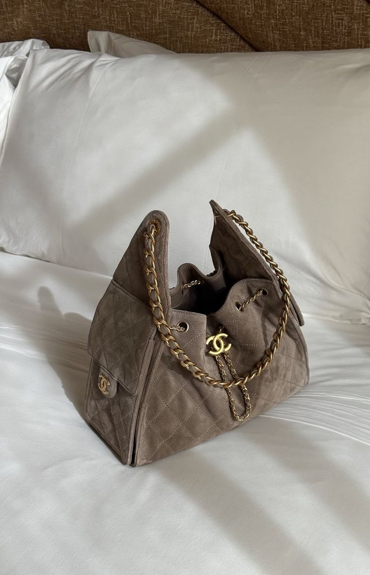 Sac femme maroc taupe matelassé luxe avec chaîne dorée Sac femme maroc taupe matelassé luxe avec chaîne dorée