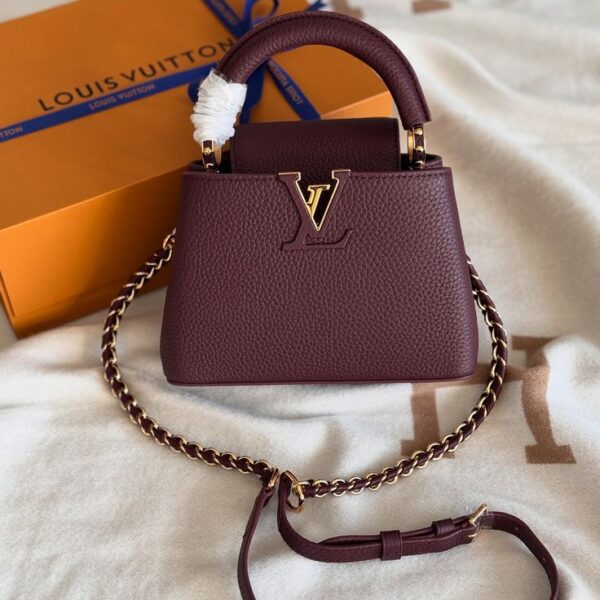 Sac femme maroc bordeaux luxe avec chaîne dorée élégante